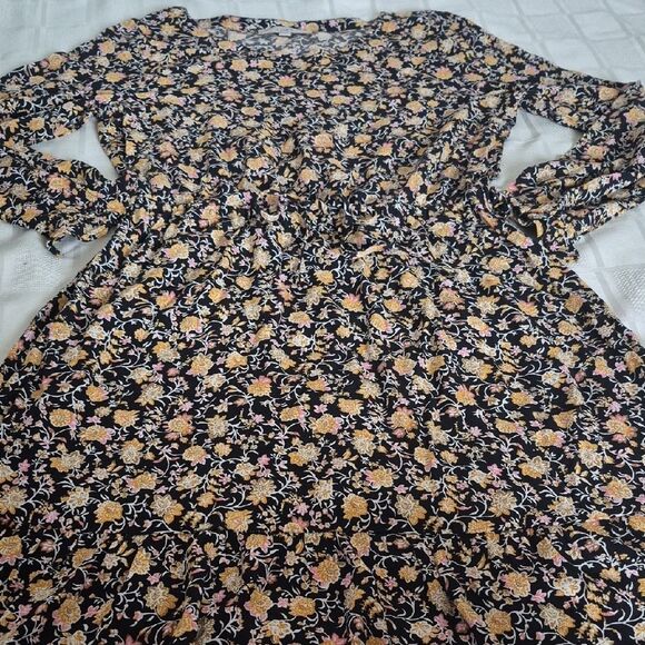 LOFT Black and Yellow Floral Long Sleeve Dress - Picture 13 of 16
